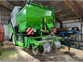 Colheitadeira de batatas AVR