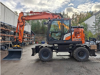 Escavadeira de rodas HITACHI ZX135
