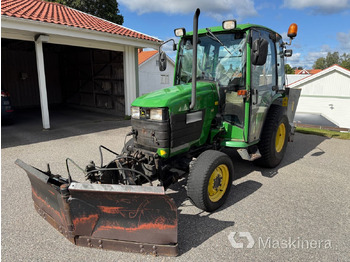 Trator JOHN DEERE