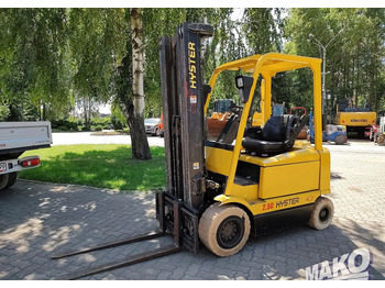Empilhadeira elétrica HYSTER