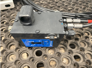 Cilindro hidráulico novo IVECO EUROCARGO 75E MLC CABIN LIFTING KIT: foto 3