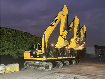 Escavadora de rastos CATERPILLAR 320D2