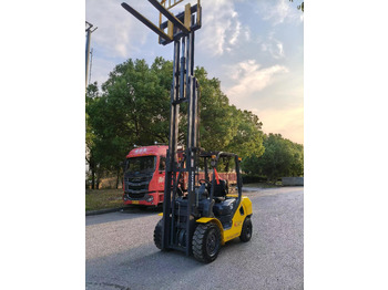 Empilhadeira a diesel Komatsu Forklift 3 ton Capacity FD30-15, FD30-16, FD30-17: foto 3