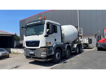 Camião betoneira LIEBHERR
