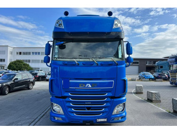 Camião de lona DAF XF510 6x2: foto 2