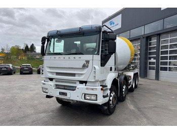 Camião betoneira LIEBHERR