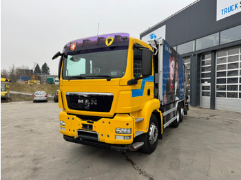 Caminhão de lixo MAN TGS 26.360