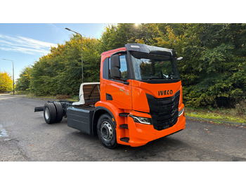 Camião chassi IVECO S-WAY
