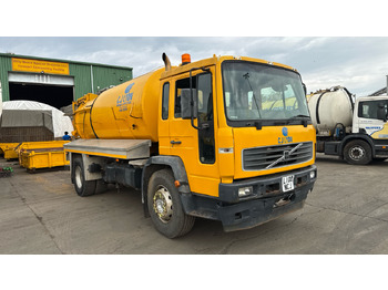 Caminhão limpa fossa VOLVO FL