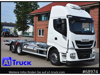 Camião transportador de contêineres/ Caixa móvel IVECO