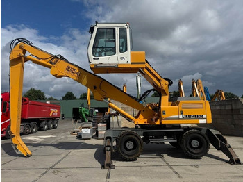 Manipulador de material LIEBHERR A 904
