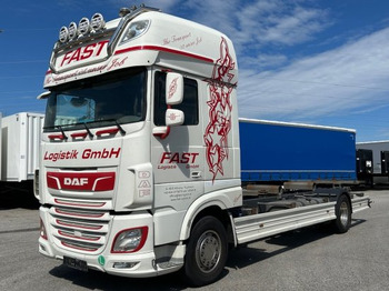 Camião transportador de contêineres/ Caixa móvel DAF XF 480