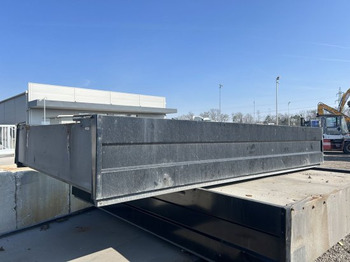 Semi-reboque de lona Schwarzmüller 30 Stück Palettenkasten: foto 2