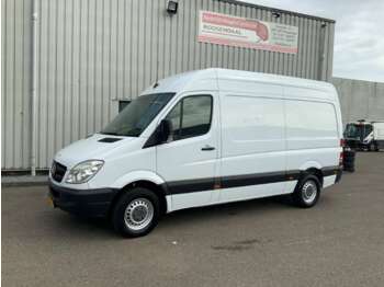 Furgão Mercedes-Benz Sprinter 209 2.2 CDI 366 3 Zits opstap trek haak 2000 kg: foto 1