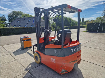 Empilhadeira elétrica Toyota 1500 kg. elektrisch hefhoogte 5.00m.: foto 4
