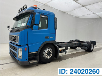 Camião chassi VOLVO FM9 260