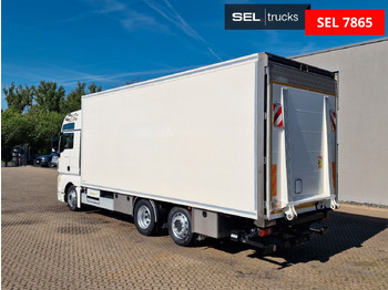 Camião furgão MAN TGX