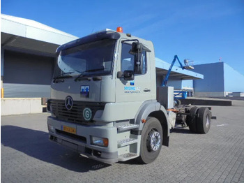 Camião chassi MERCEDES-BENZ Atego 1828