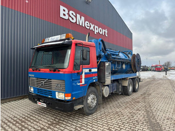 Caminhão limpa fossa VOLVO FL10