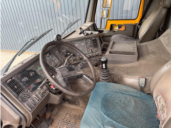 Caminhão limpa fossa Volvo FL10: foto 5