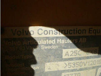 Caminhão articulado VOLVO A25C S/N: 12019 (1998) Y S/N: 12026 (1999): foto 2