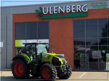 Trator CLAAS Axion 810