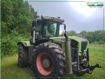 Trator CLAAS Xerion 3300
