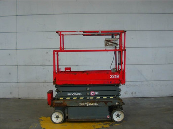 Plataforma de Tijera/ Plataforma de tesoura SKYJACK