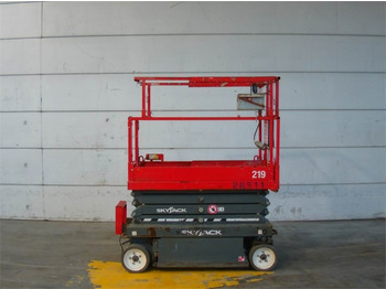 Plataforma de Tijera/ Plataforma de tesoura SKYJACK