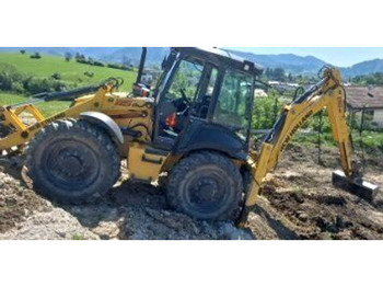 Retroescavadeira New Holland B115B: foto 3