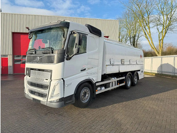 Caminhão tanque VOLVO FH