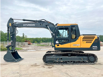 Escavadora de rastos HYUNDAI