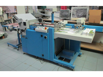 Máquina de dobrar papel