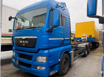 Camião transportador de contêineres/ Caixa móvel MAN TGX 26.440