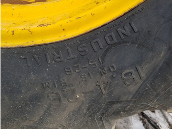 Roda completa por Máquina agrícola Fermec 860 Rear Wheel Pair 18.4-26: foto 2