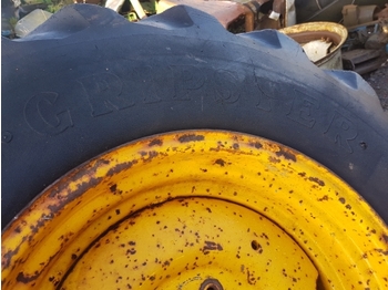 Roda completa por Trator Ford 4550 Rear Wheel Rim And Tyre 18.4-26, 5% Grip, 6 Inches Centre Hole: foto 4