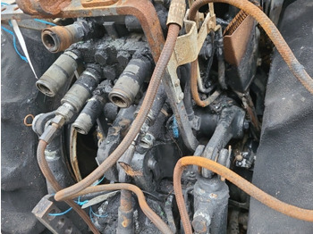 Hidráulica New Holland T4.90 V, Tn60 Da, T4030 Hydraulic Lift Cover Assy 87382594: foto 3