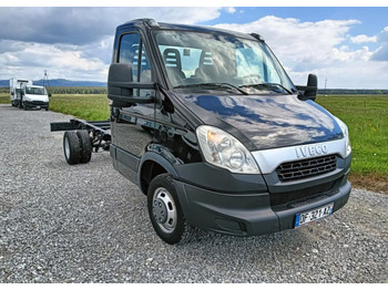 Camião chassi IVECO Daily 35C15