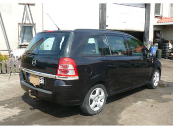 SUV Opel Zafira 1.9 CDTI Cosmo: foto 4