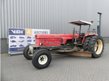 Trator RENAULT