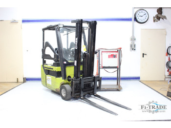 Empilhadeira elétrica CLARK