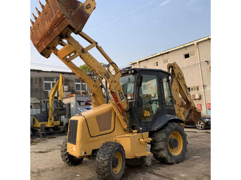 Retroescavadeira JCB 3CX