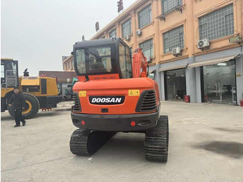 Escavadora de rastos Original Top Sale High Performance Slightly Used Doosan Dx60 Dx75 Dx80 Tracked Excavator for Landscaping in Shanghai: foto 2
