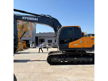 Escavadeira HYUNDAI