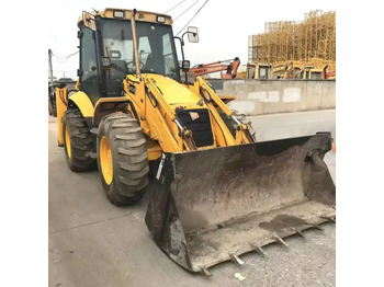 Retroescavadeira CATERPILLAR 420F
