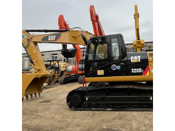 Escavadeira CATERPILLAR 320D