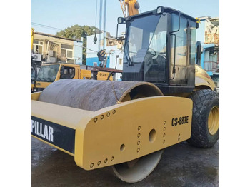 Compactador de asfalto CATERPILLAR