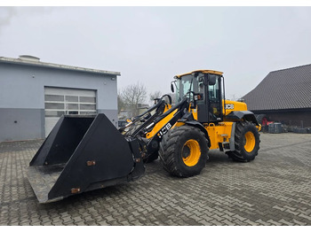 Pá carregadora de rodas JCB