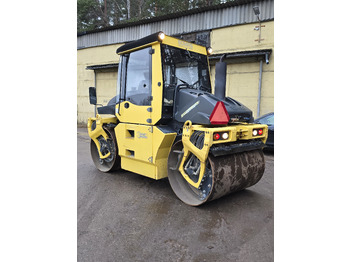 Compactador de asfalto BOMAG BW154 AP-AM: foto 3