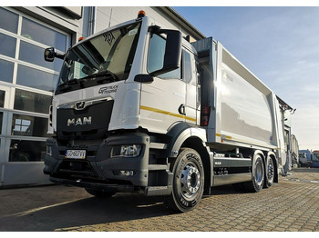 Caminhão de lixo MAN TGS